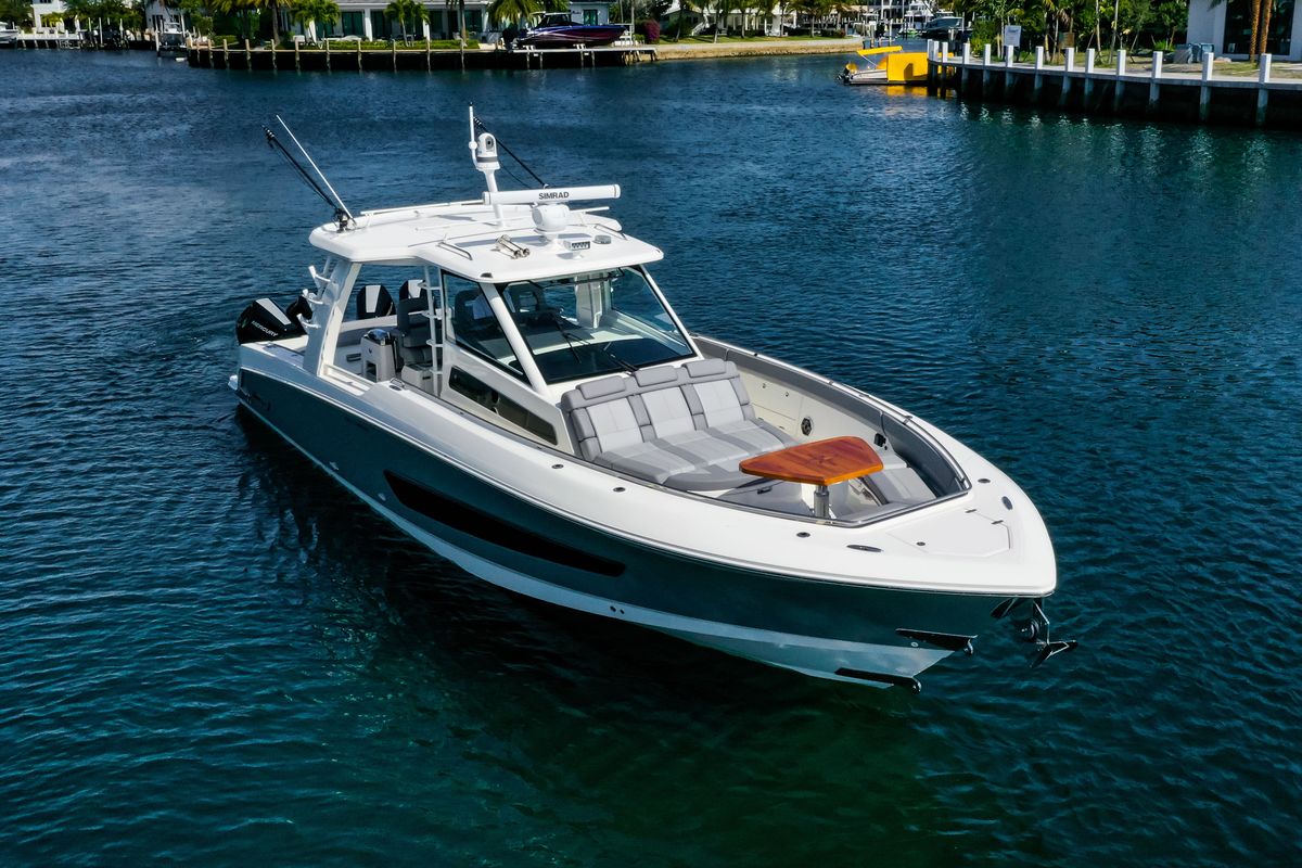 2024 Boston Whaler 42 