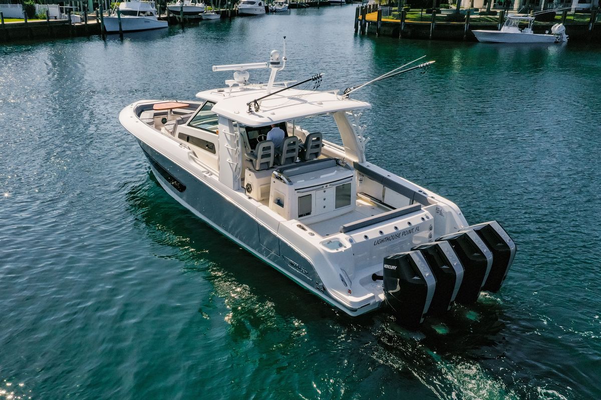 2024 Boston Whaler 42 