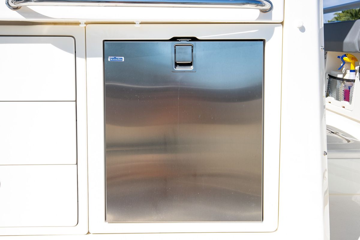 2024 Boston Whaler 42 