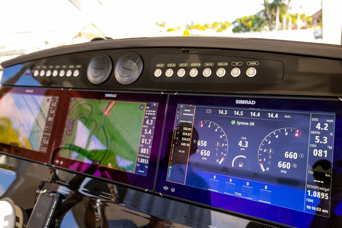 2024 Boston Whaler 42 