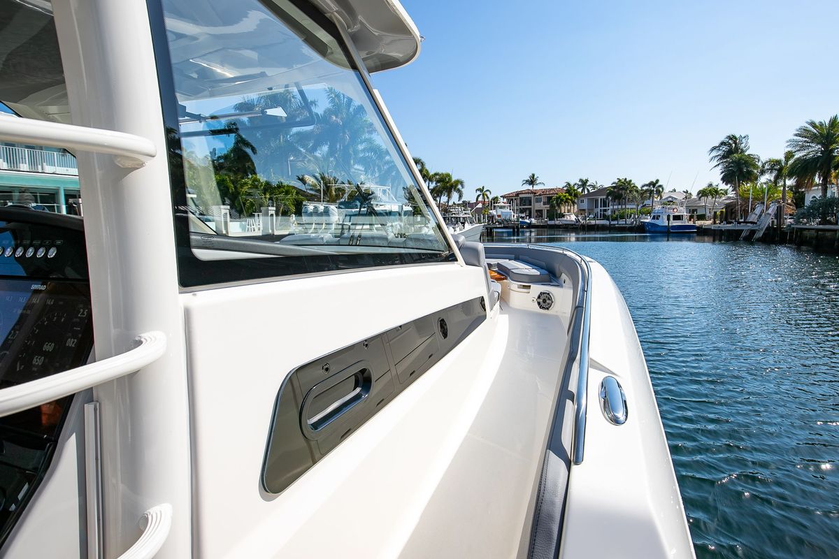 2024 Boston Whaler 42 