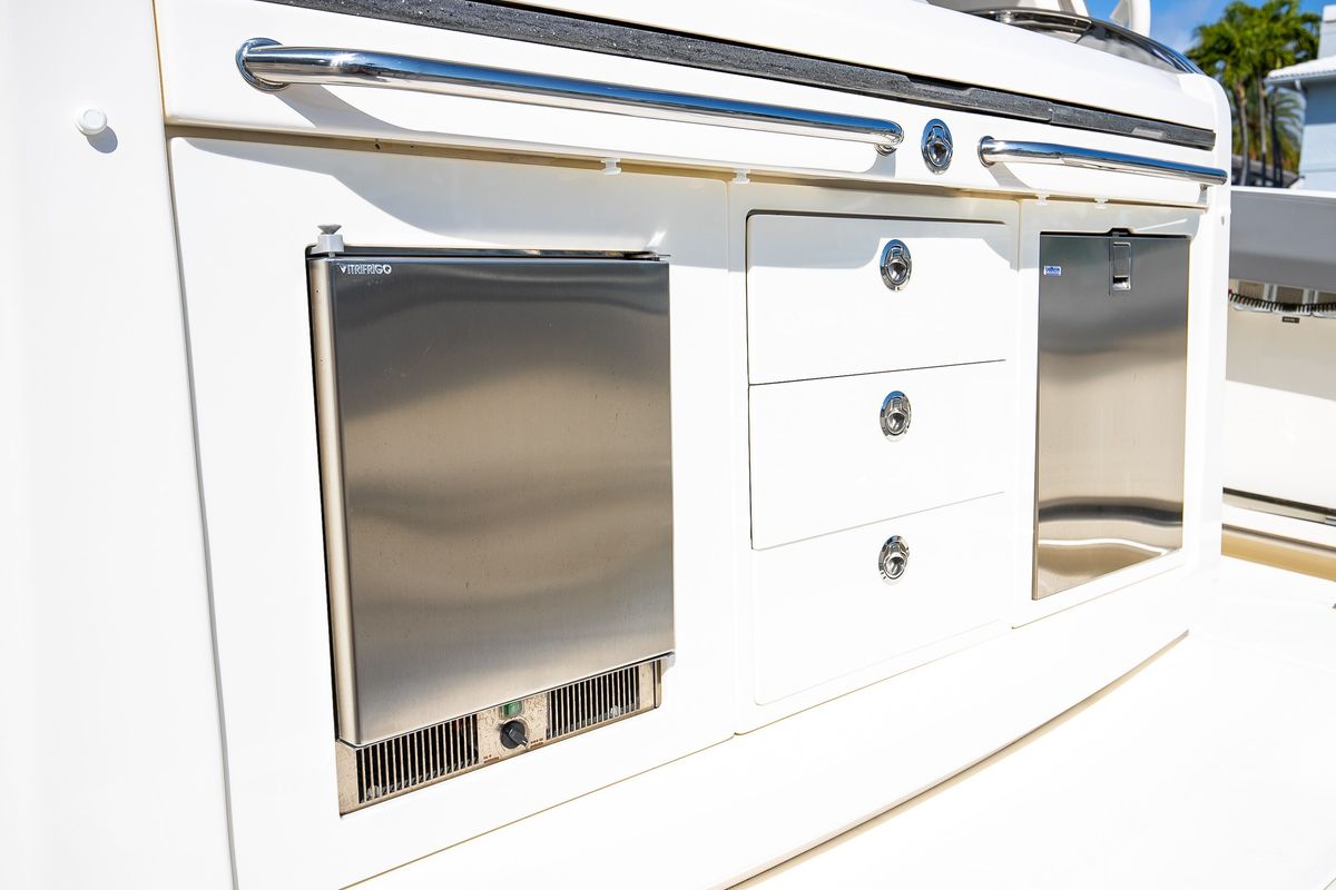 2024 Boston Whaler 42 