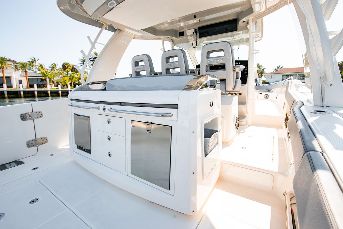 2024 Boston Whaler 42 