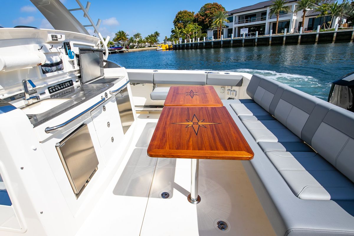 2024 Boston Whaler 42 