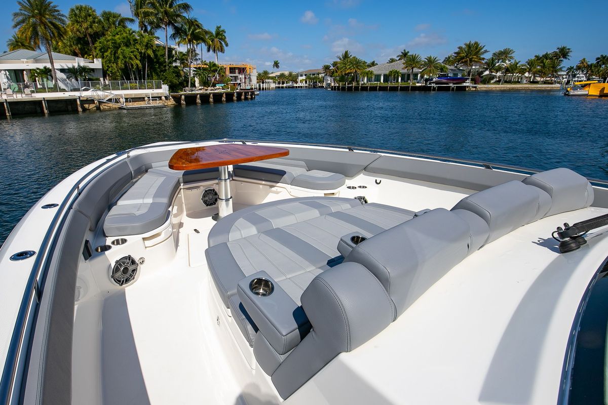 2024 Boston Whaler 42 