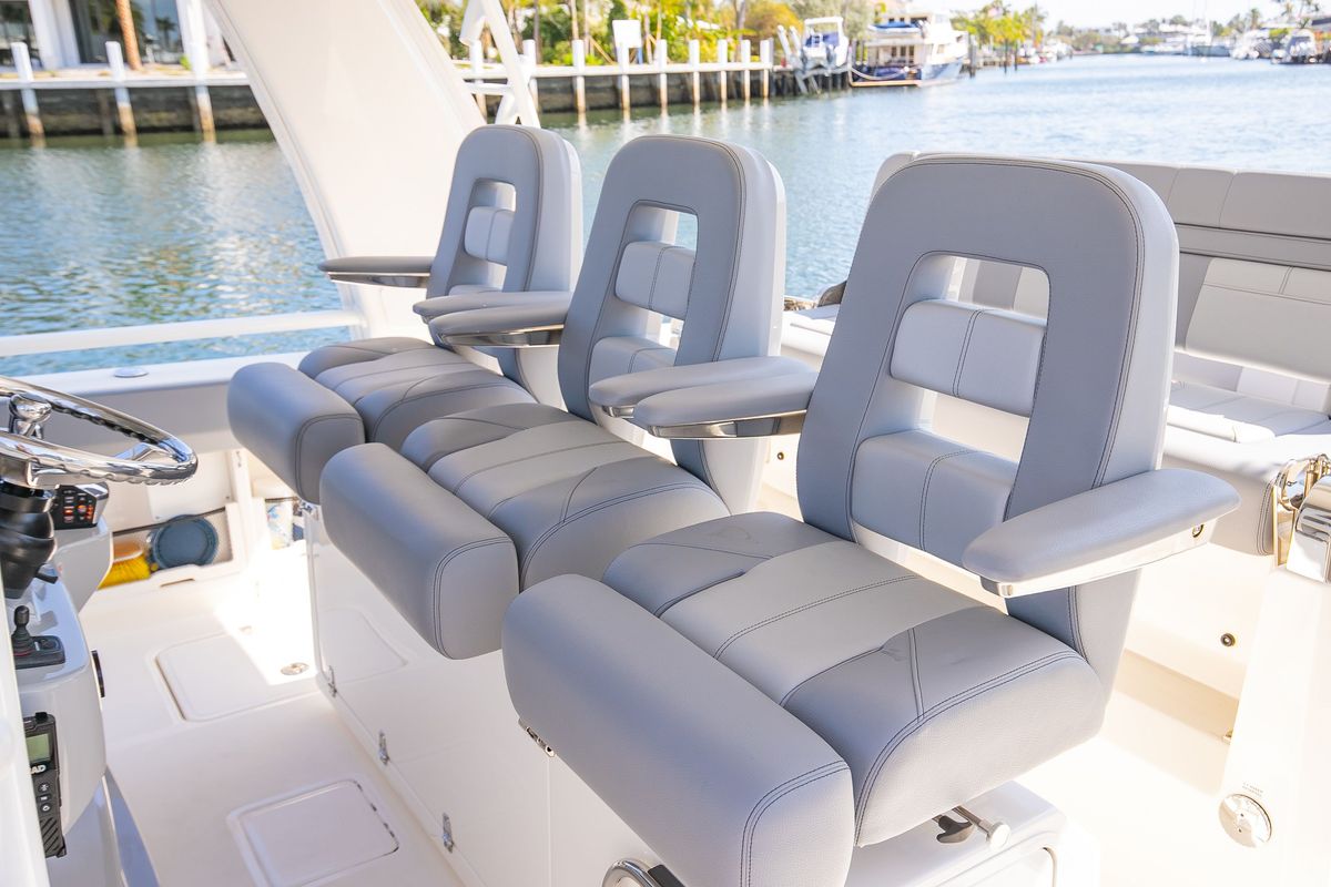 2024 Boston Whaler 42 