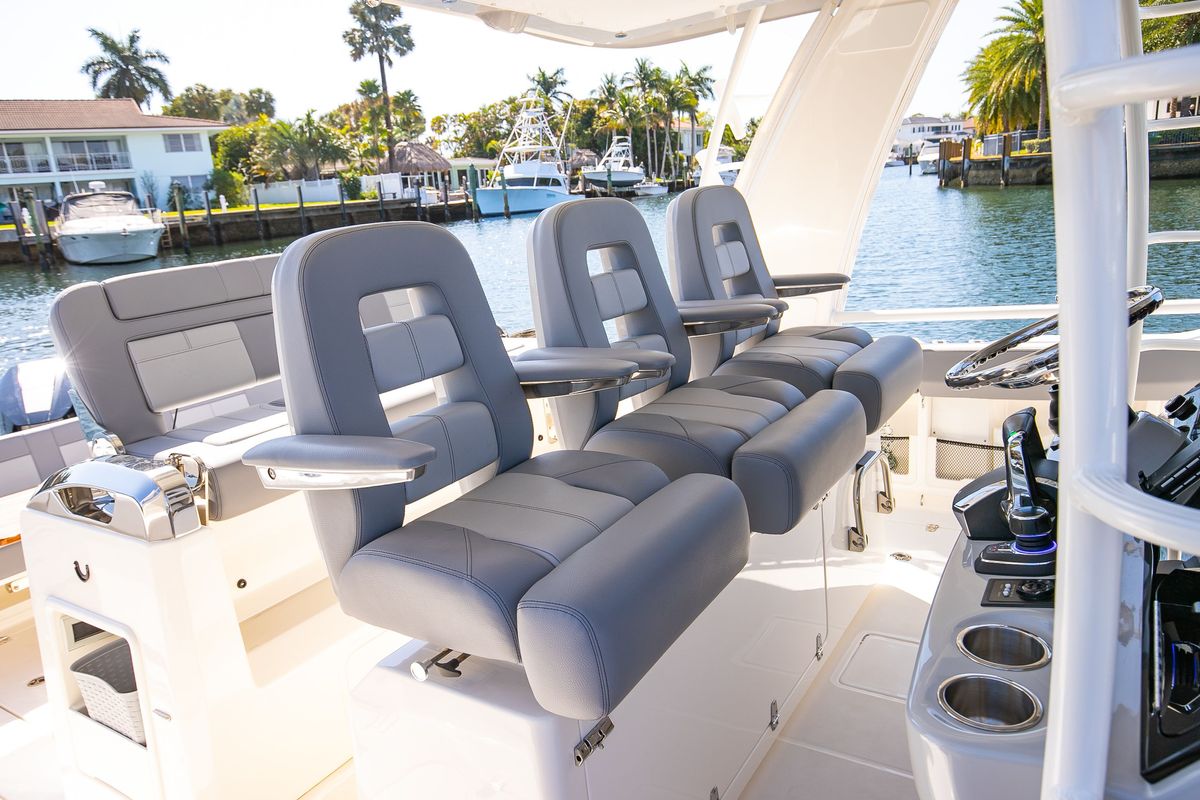 2024 Boston Whaler 42 