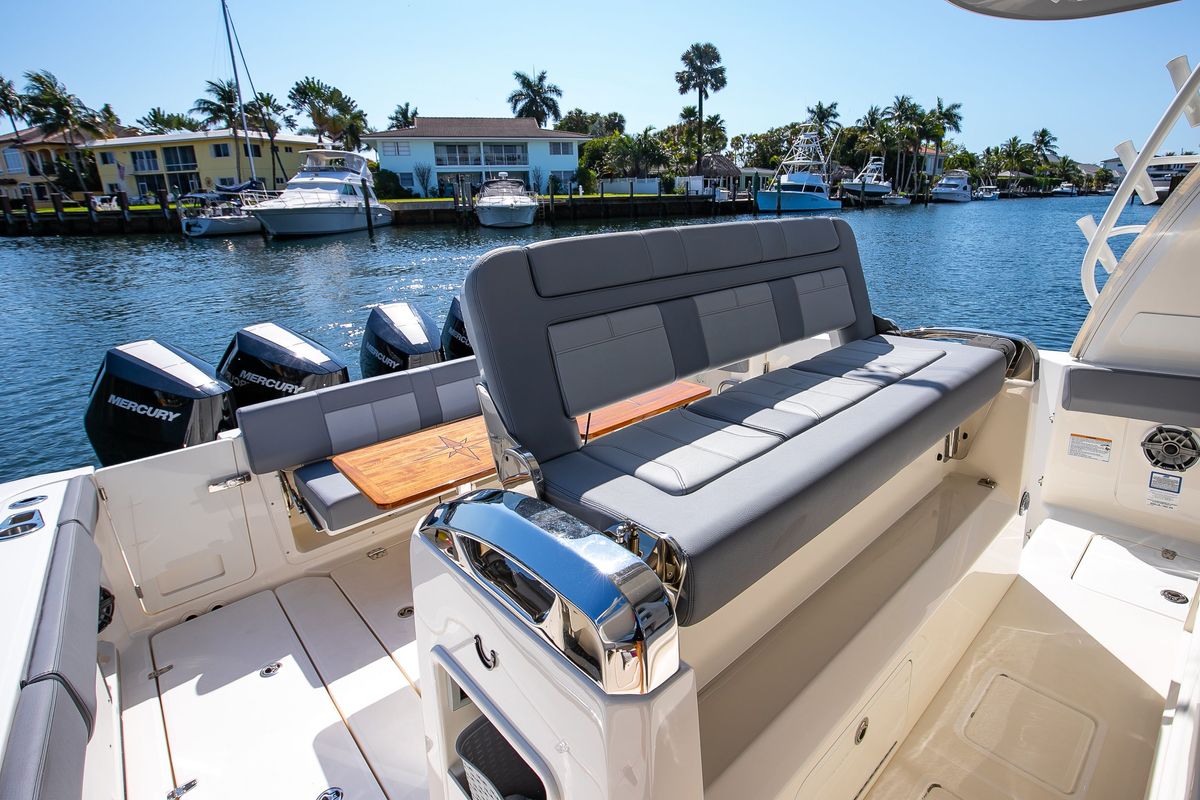 2024 Boston Whaler 42 