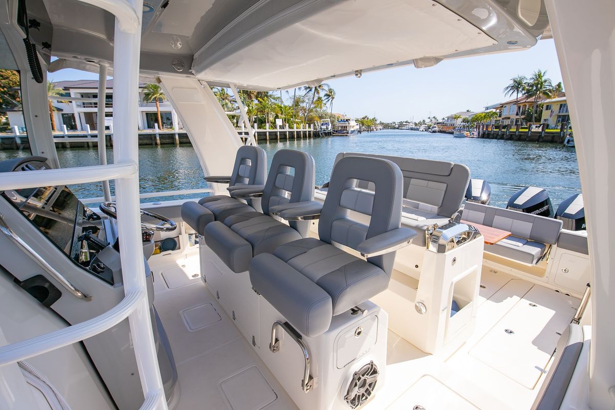 2024 Boston Whaler 42 