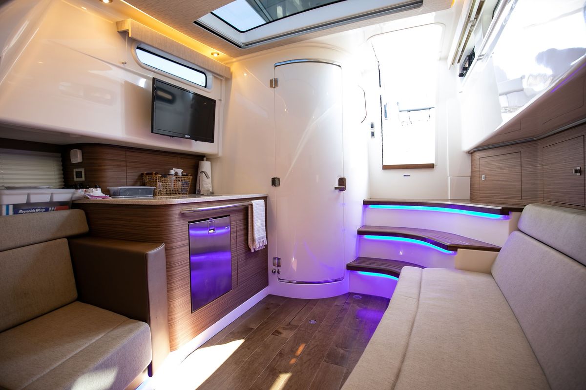 2024 Boston Whaler 42 