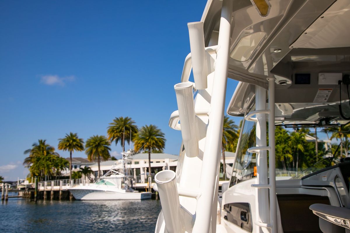 2024 Boston Whaler 42 