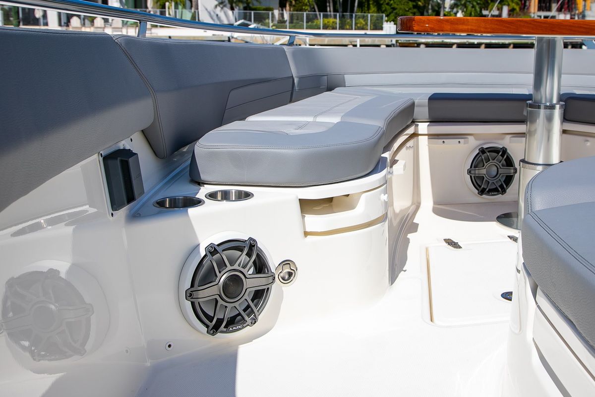 2024 Boston Whaler 42 