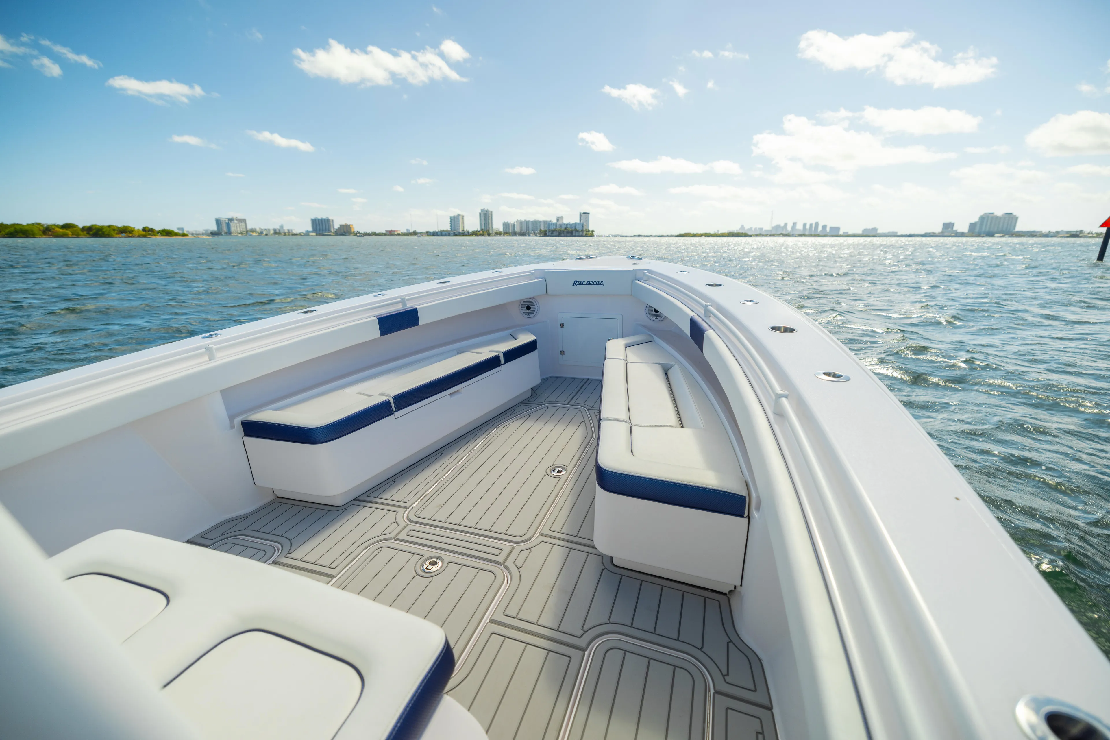 Reef Runner 340 Open