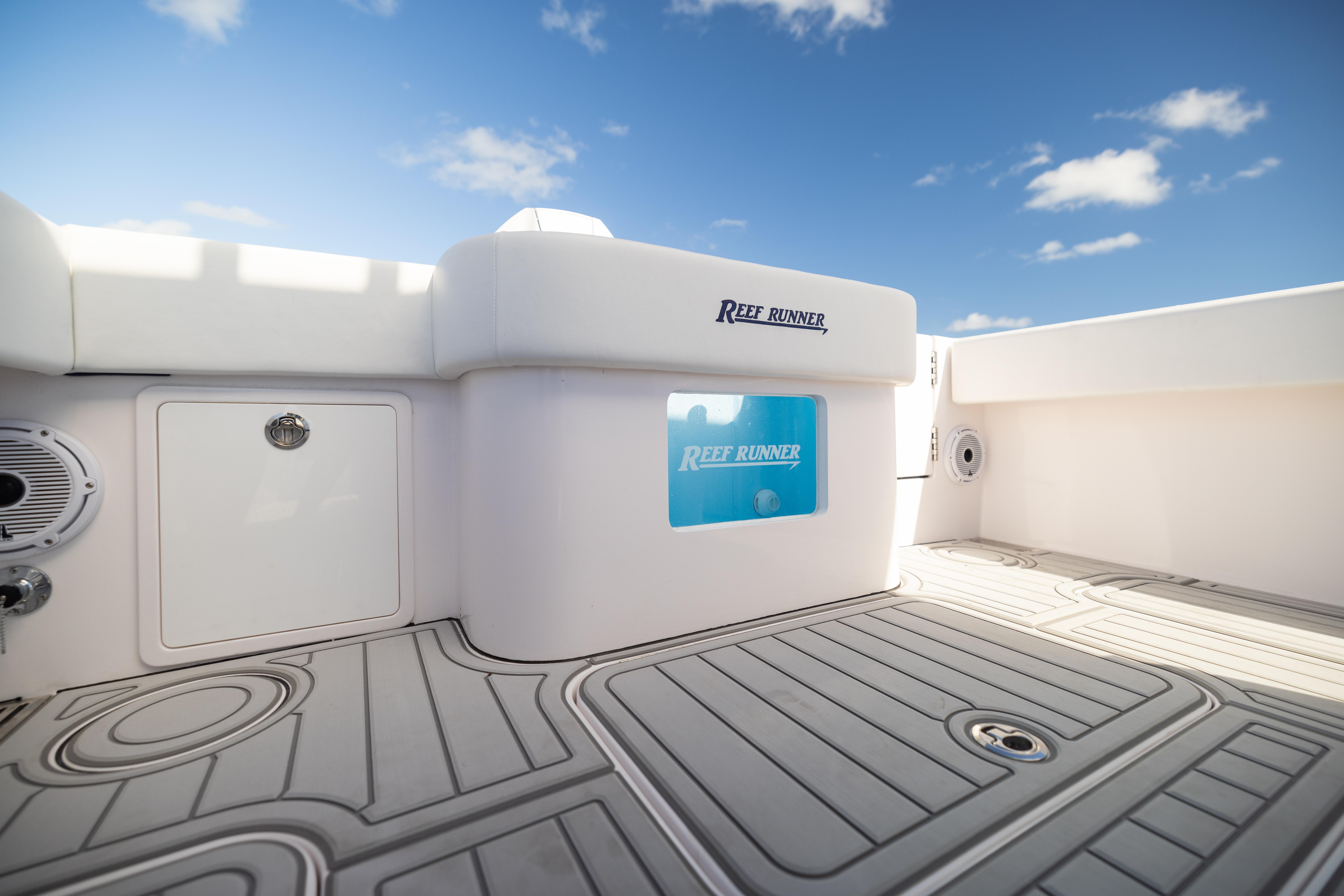 Reef Runner 340 Open