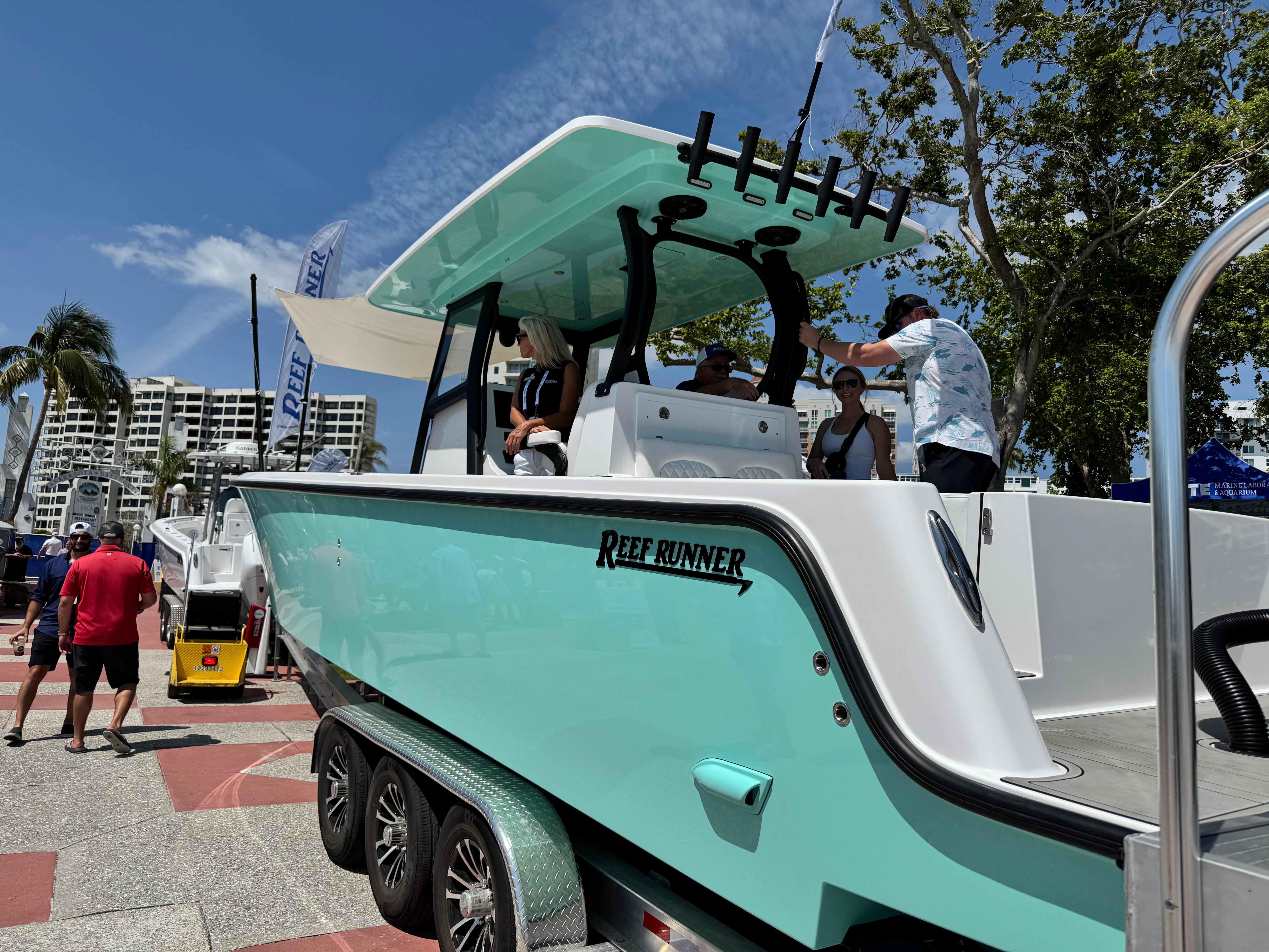 Reef Runner 340 Open