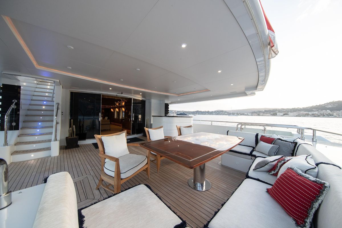 2013 Mondomarine 134 