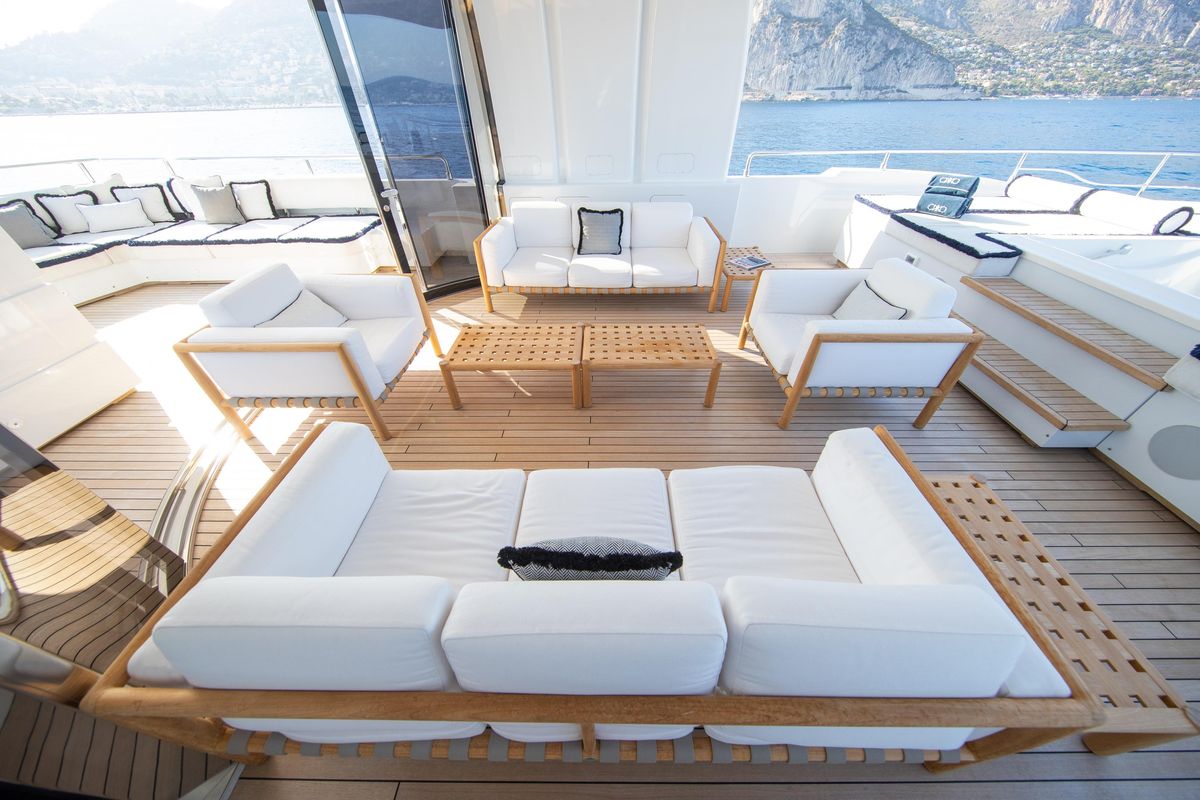 2013 Mondomarine 134 