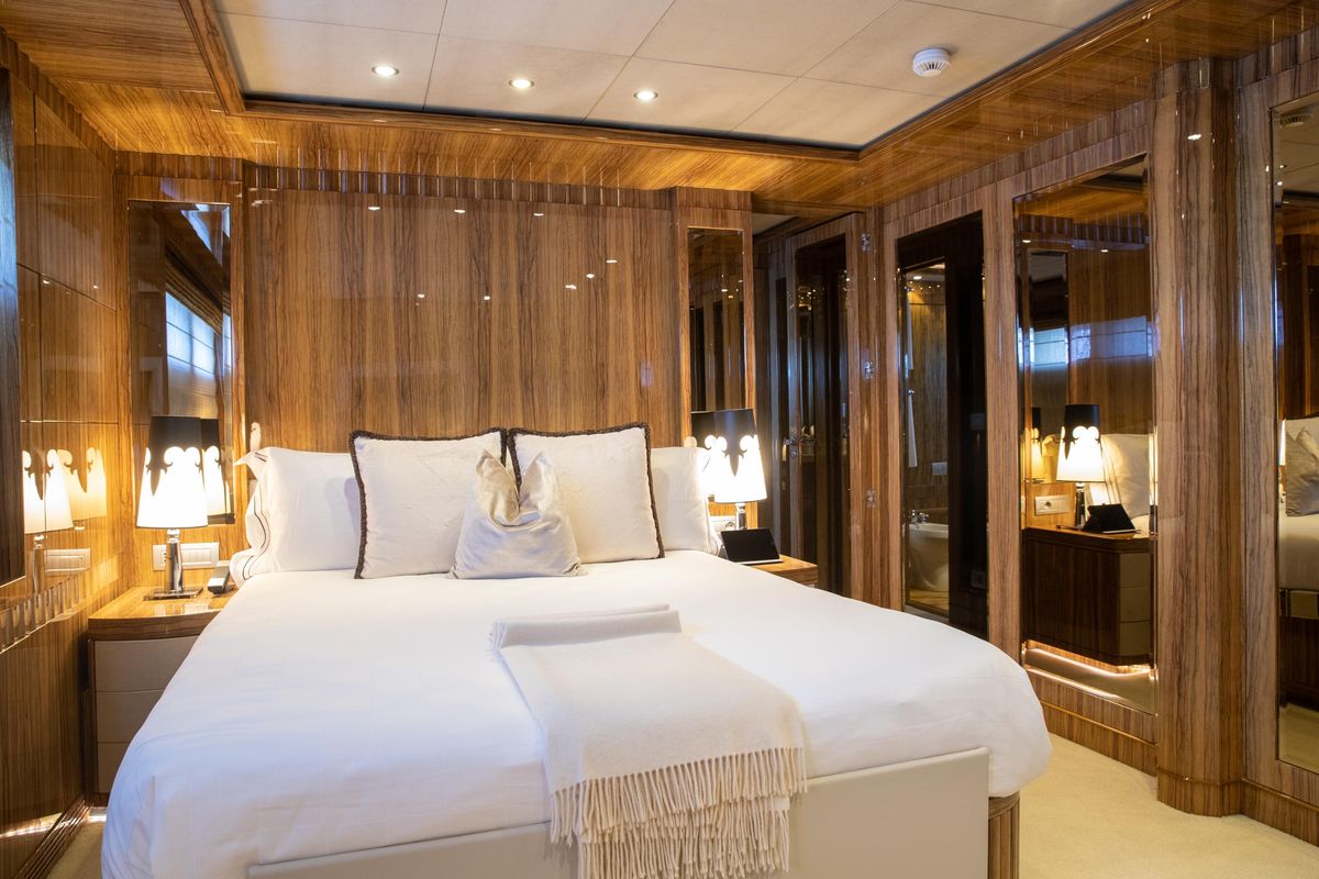 2013 Mondomarine 134 