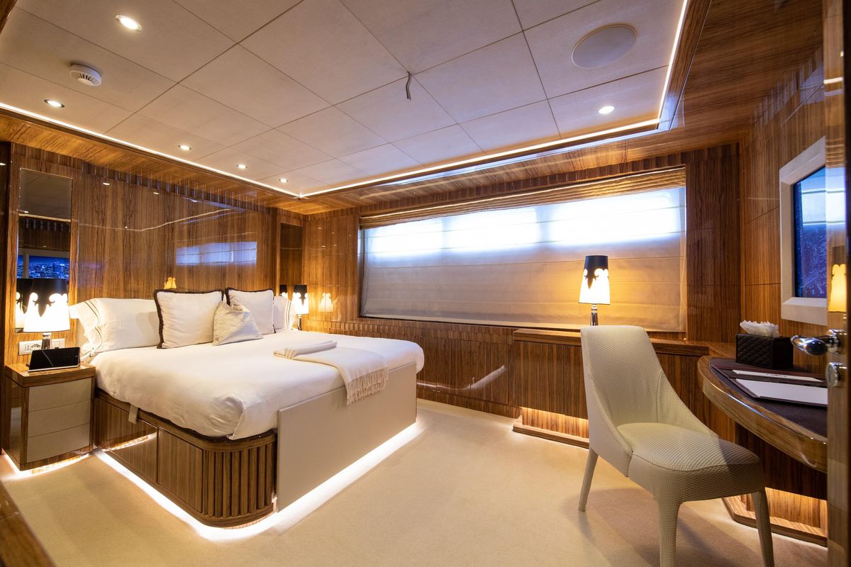 2013 Mondomarine 134 