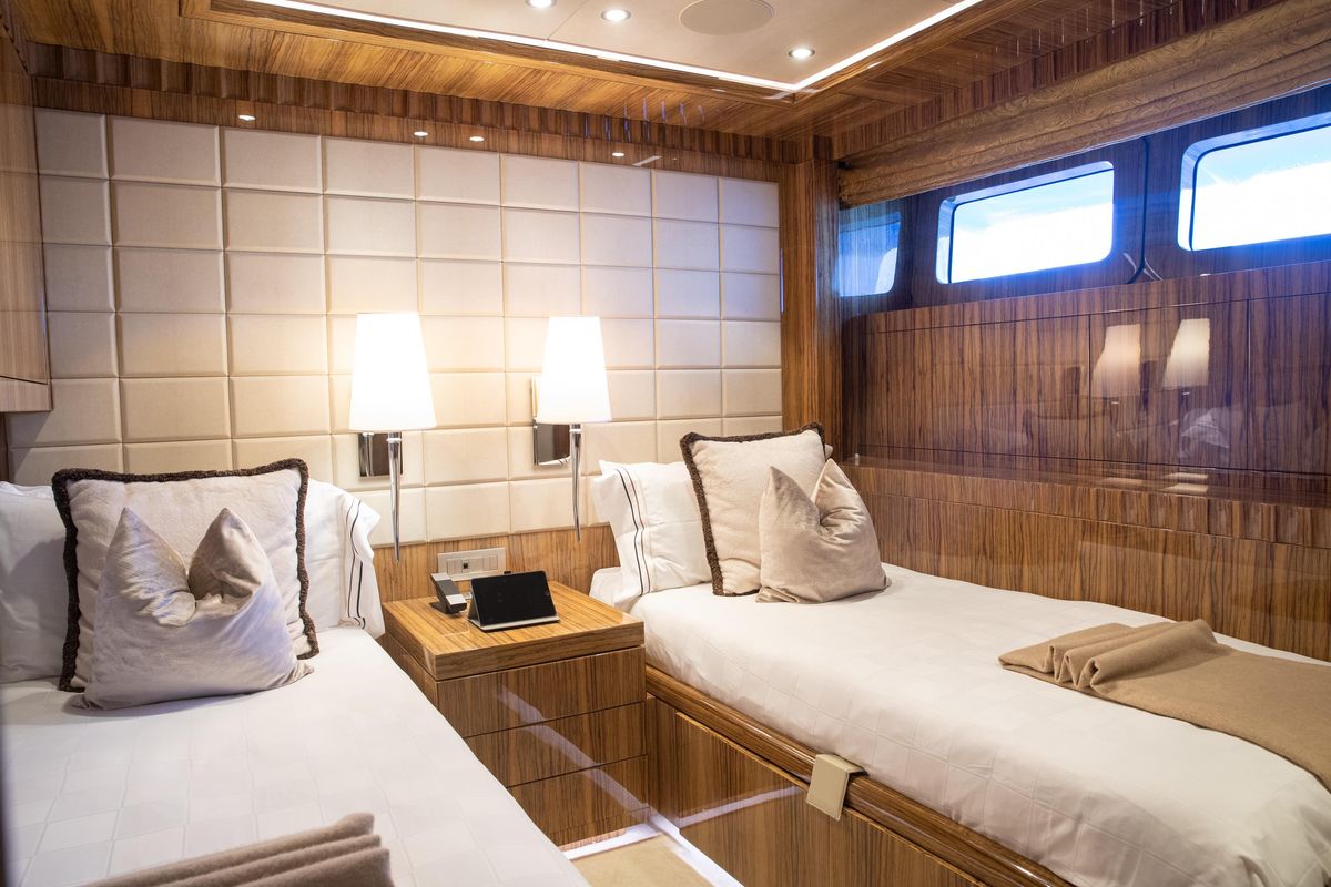 2013 Mondomarine 134 