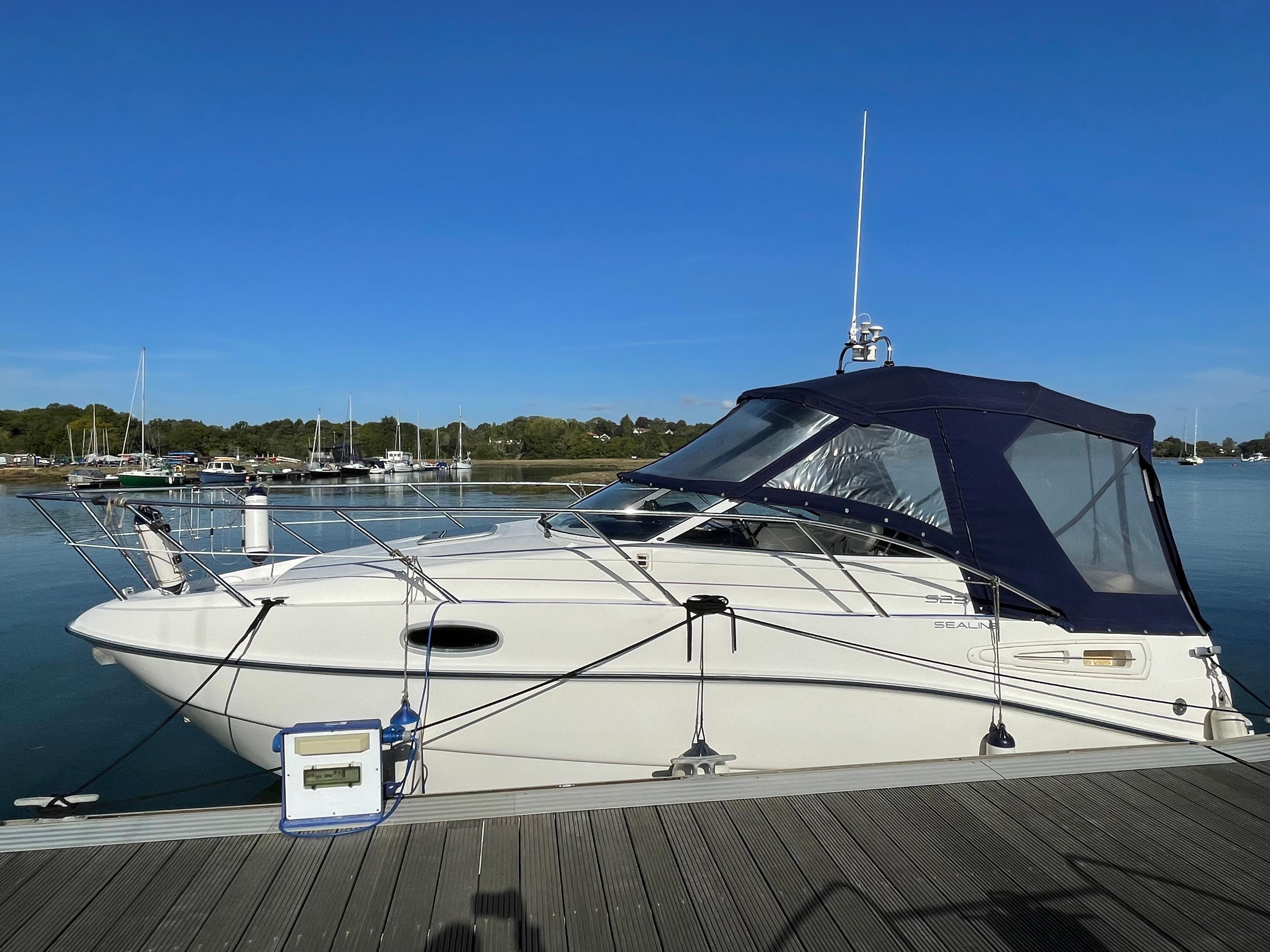 Sealine S23 Sports Cruiser | 2003 | 8m - Hampshire | Boatshop24