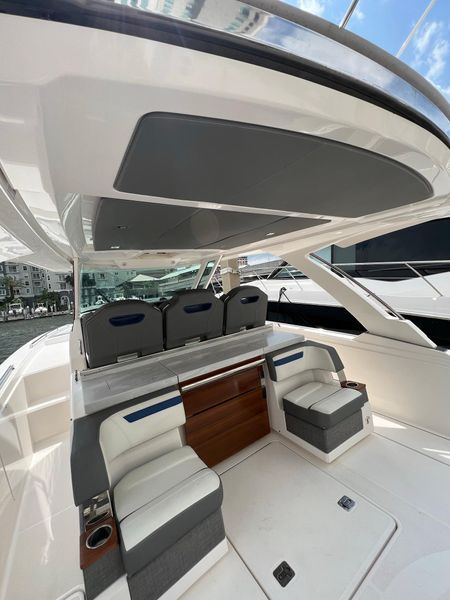 2019 Tiara Yachts 38 LS