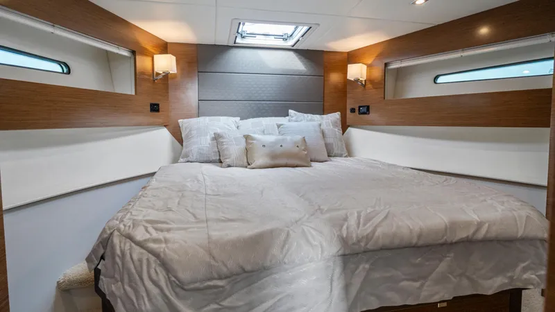 Bailey's Booty Yacht Photos Pics 