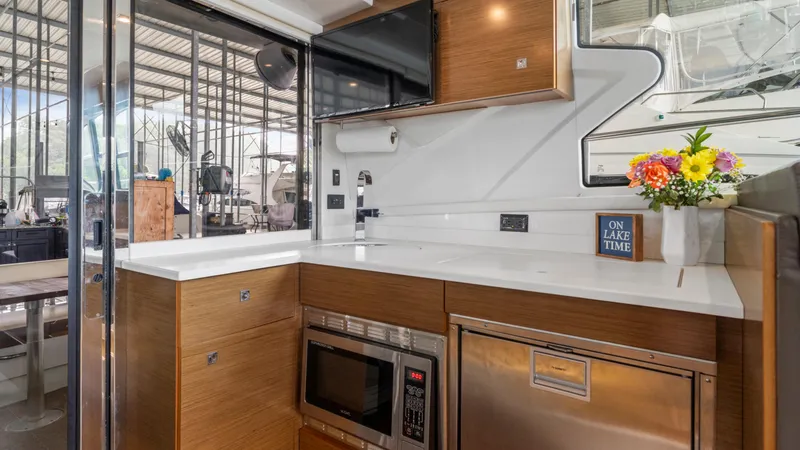 Bailey's Booty Yacht Photos Pics 