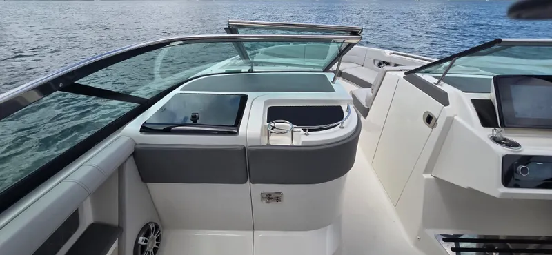  Yacht Photos Pics 2021 Sea Ray SLX 310 Outboard boat interior with sleek design and modern amenities.