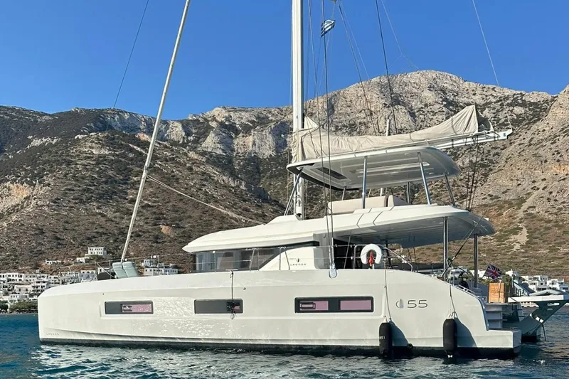 Echoes 1 Yacht Photos Pics 2023 Lagoon 55