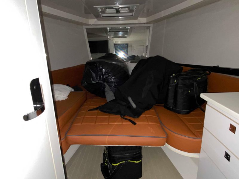 2015 VanDutch 40