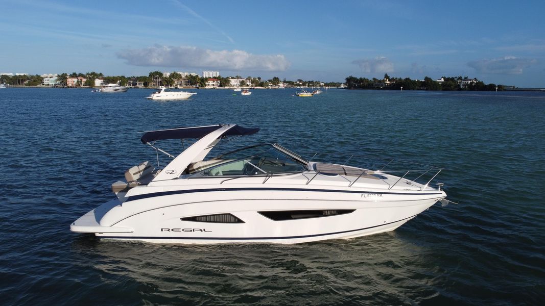 2017 Regal 32 Express