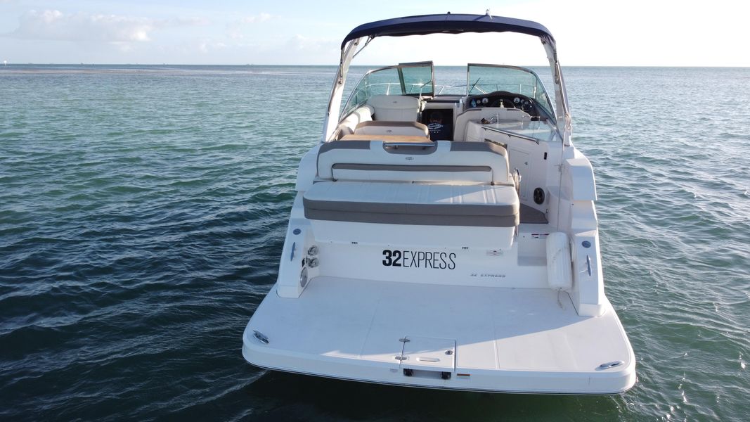 2017 Regal 32 Express