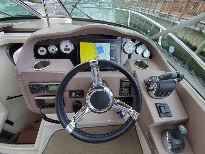 2017 Regal 32 Express