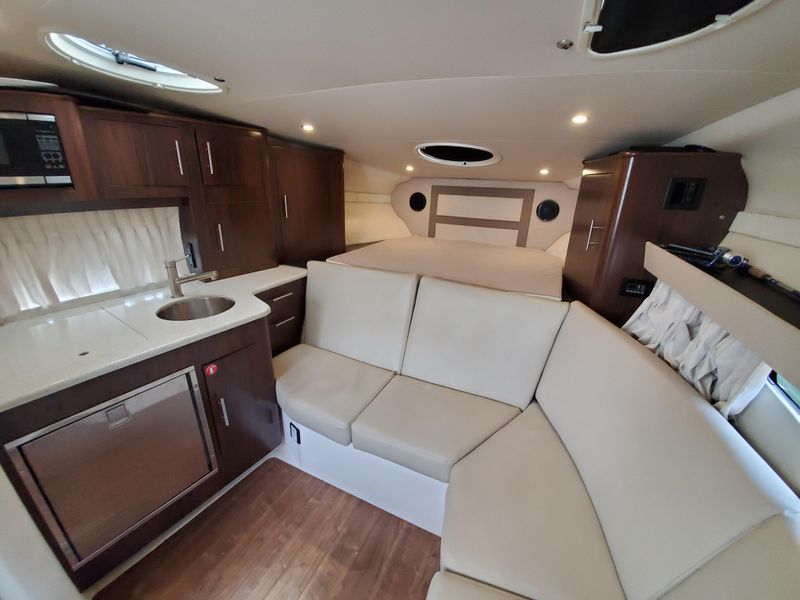 2017 Regal 32 Express