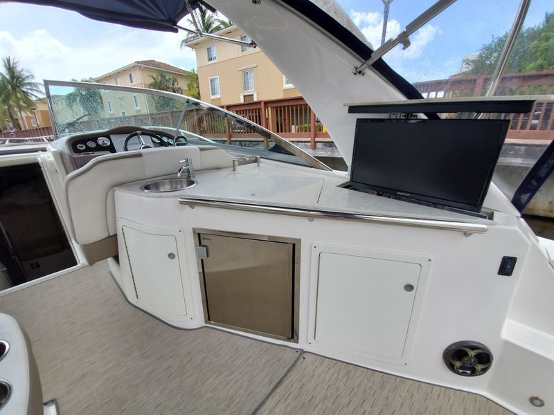 2017 Regal 32 Express