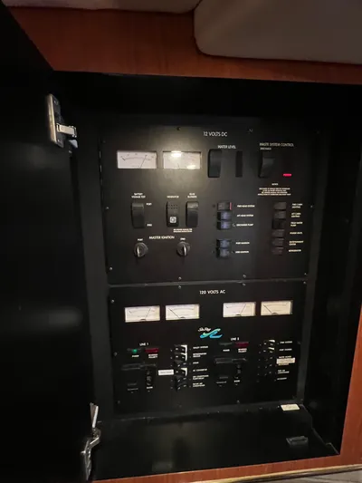"carried Aweigh" Yacht Photos Pics Electrical control panel on a 1999 Sea Ray 400 Sundancer boat.