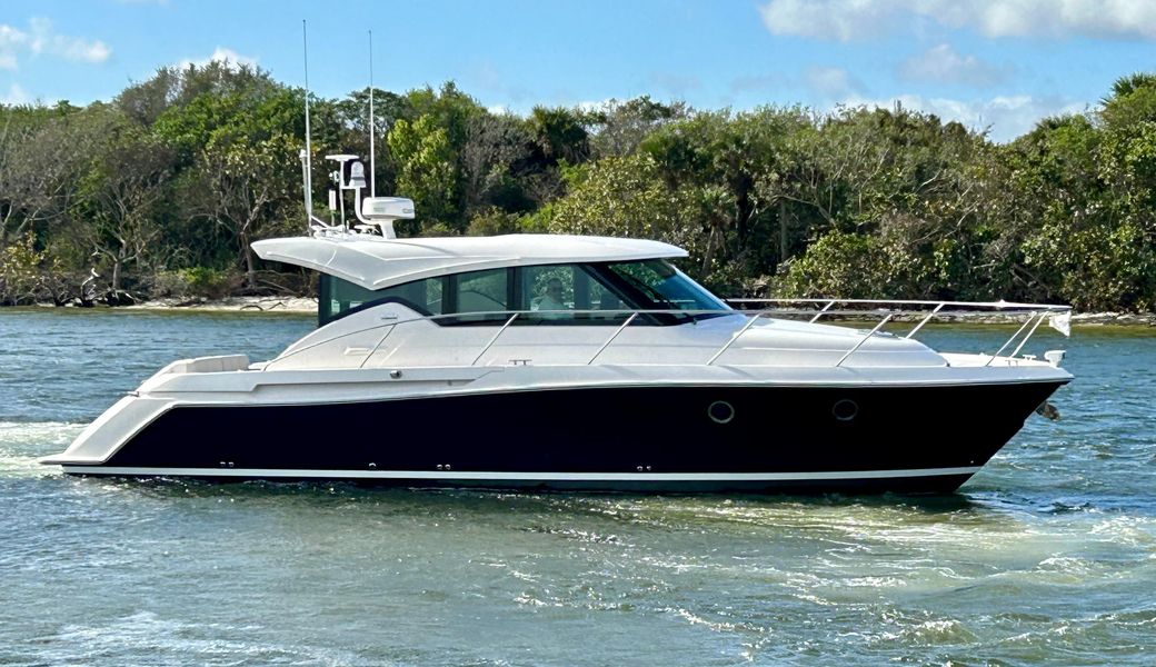 2017 Tiara Yachts 39