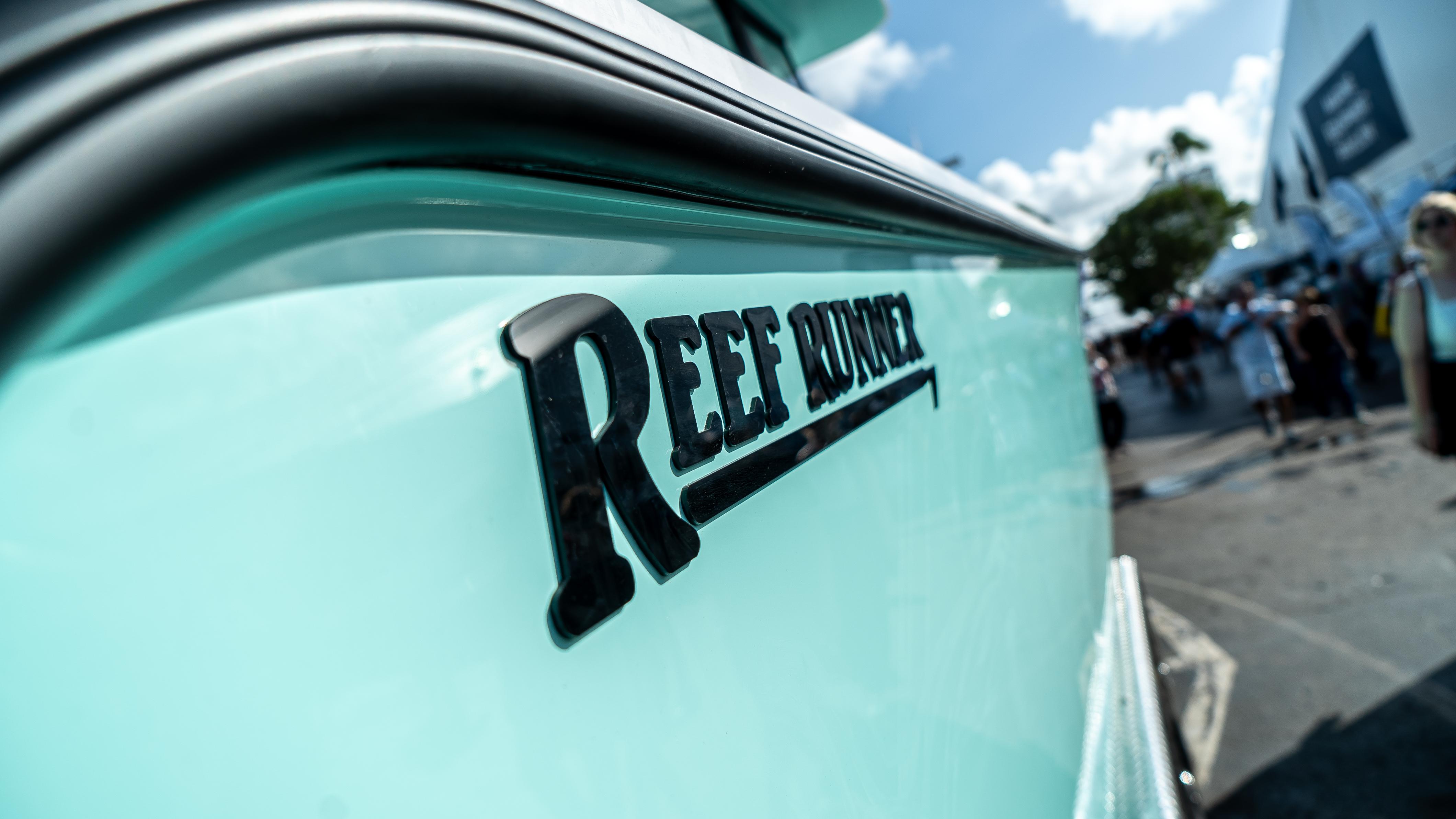 Reef Runner 230 C Open