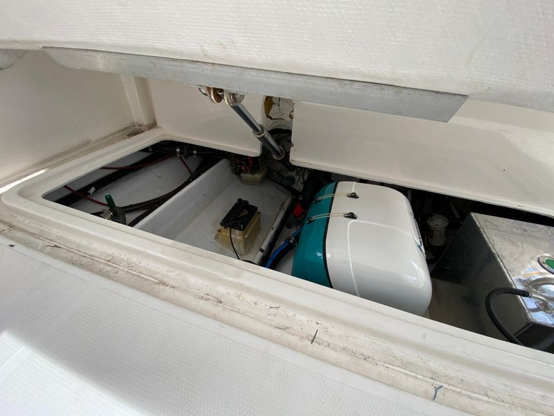 2008 Midnight Express 37 mid cabin