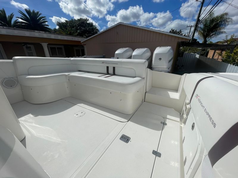 2008 Midnight Express 37 mid cabin