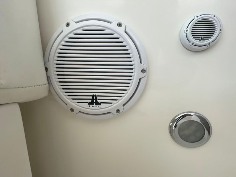 2008 Midnight Express 37 mid cabin