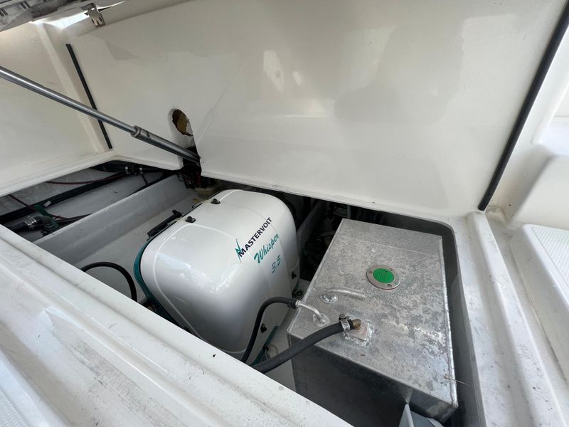 2008 Midnight Express 37 mid cabin