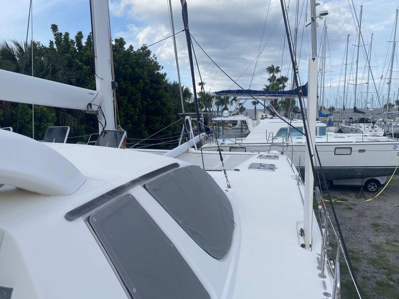 2005 Catana 582