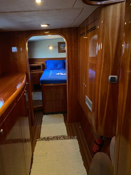 2005 Catana 582