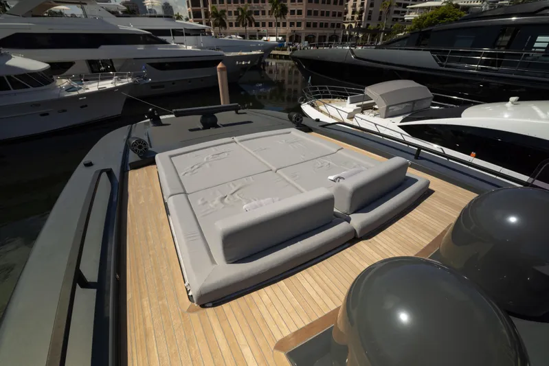 Athena Yacht Photos Pics Flybridge Pad