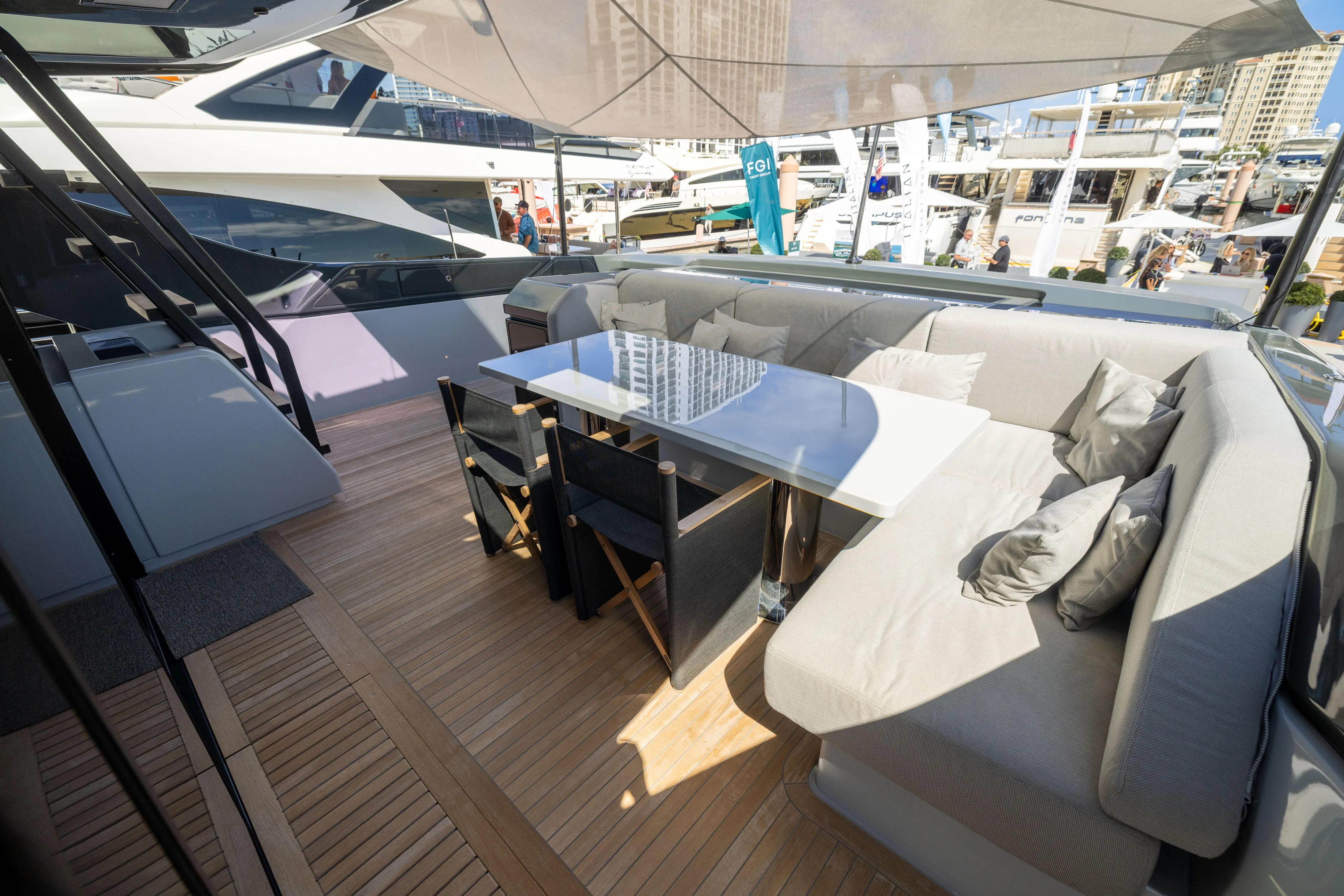 Athena Yacht Photos Pics Flybridge Dining