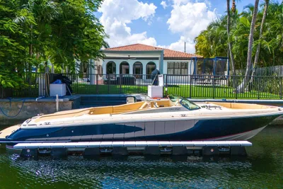 2013 Chris-Craft Launch 32