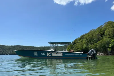 Custom 42 CENTER CONSOLE