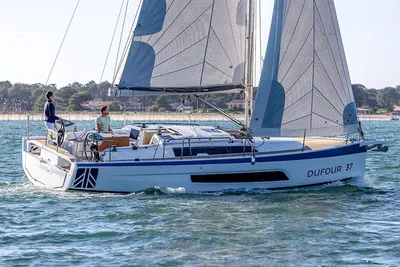 2024 Dufour 37